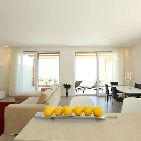 Beachfront Lemonade With Pool Iii Daire Slatine