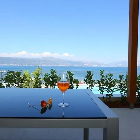 Beachfront Lemonade With Pool Iii * Слатине